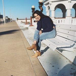 Meet your Posher, Leah